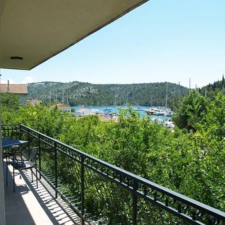 Gasthuis & Formenti Skradin