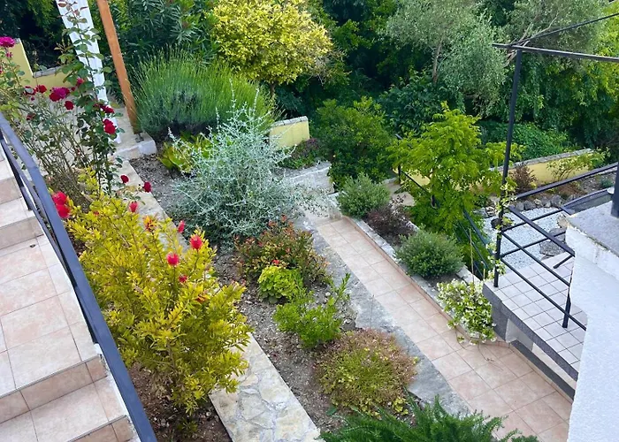 ゲストハウス & Formenti スクラーディン